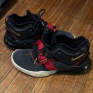 Nike Men's Air Force 270 Athletic Shoes